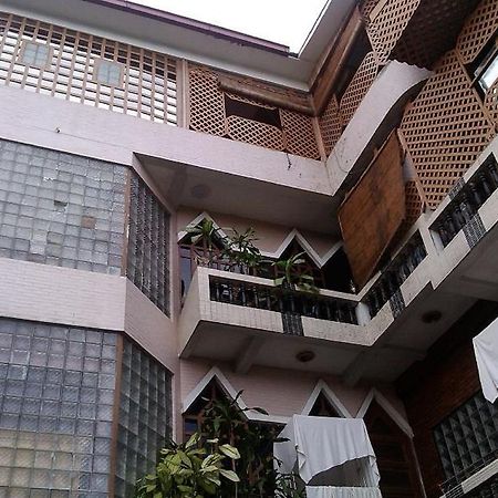 Kaung Lay Inn Yangon Esterno foto