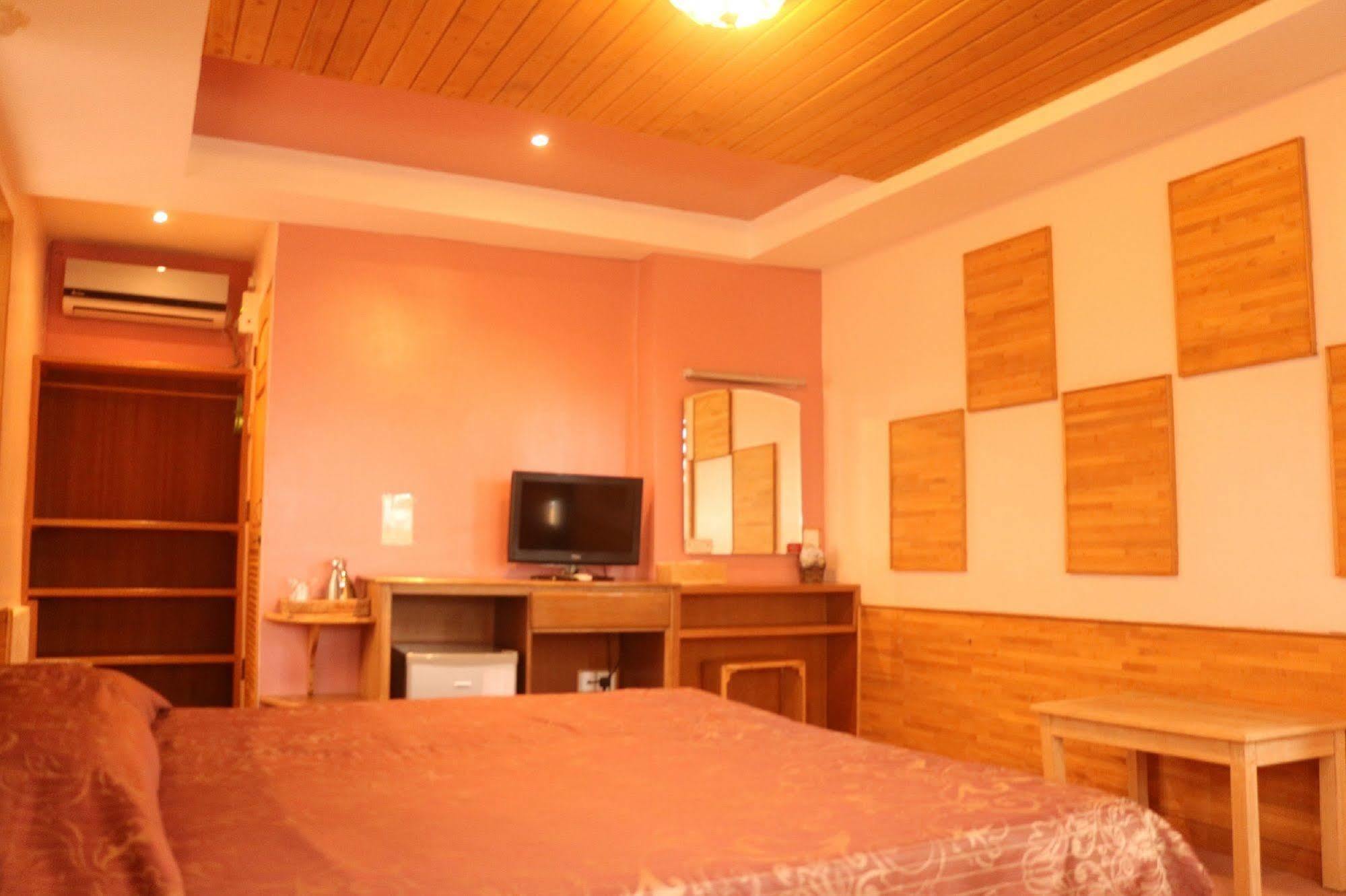 Kaung Lay Inn Yangon Esterno foto