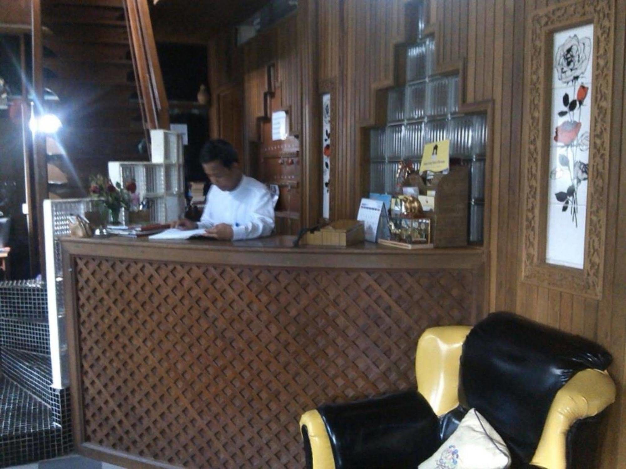 Kaung Lay Inn Yangon Esterno foto