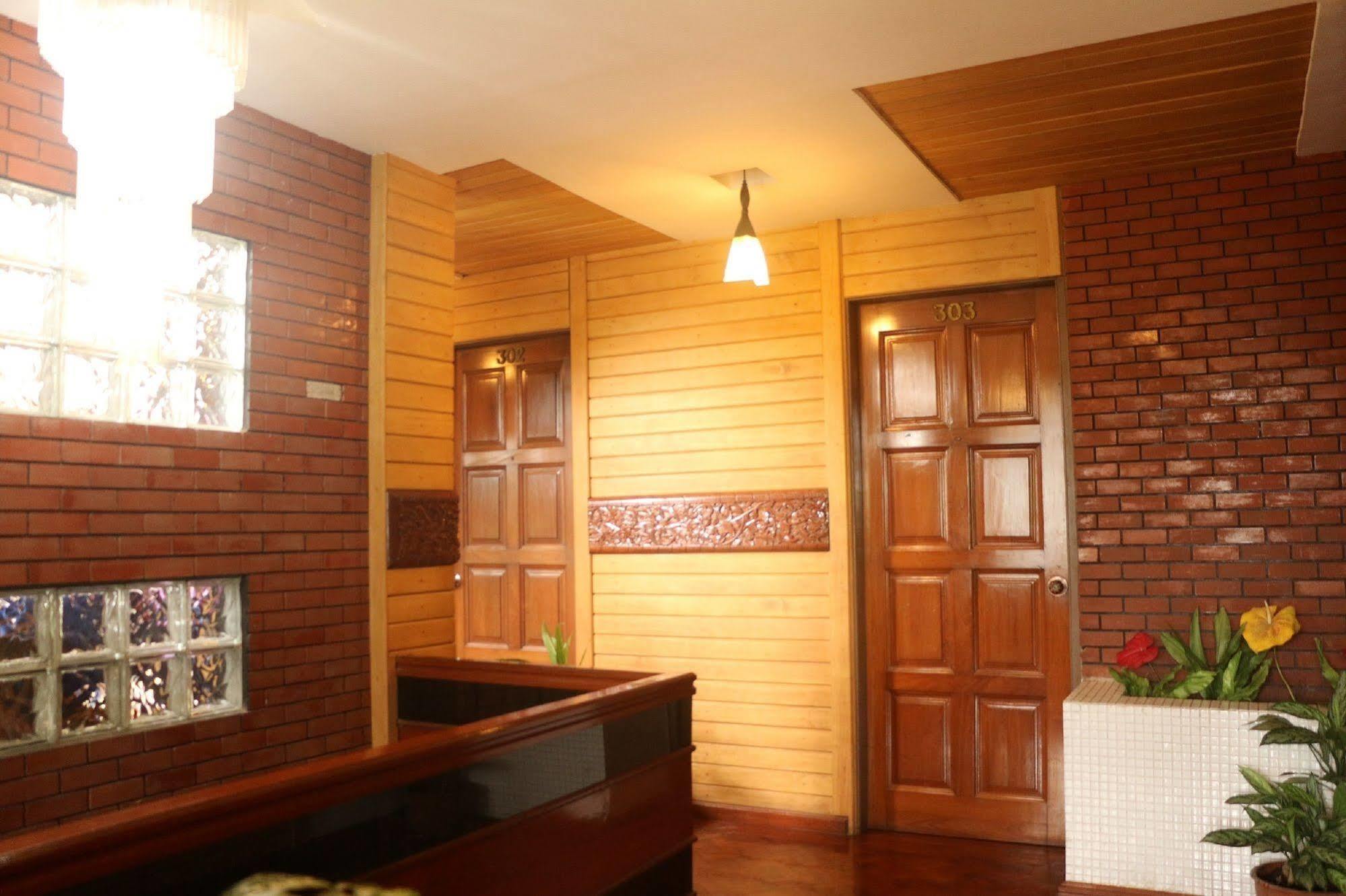 Kaung Lay Inn Yangon Esterno foto